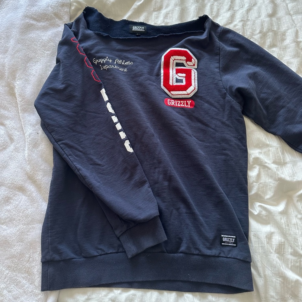 Off the shoulder Grizzly Crewneck